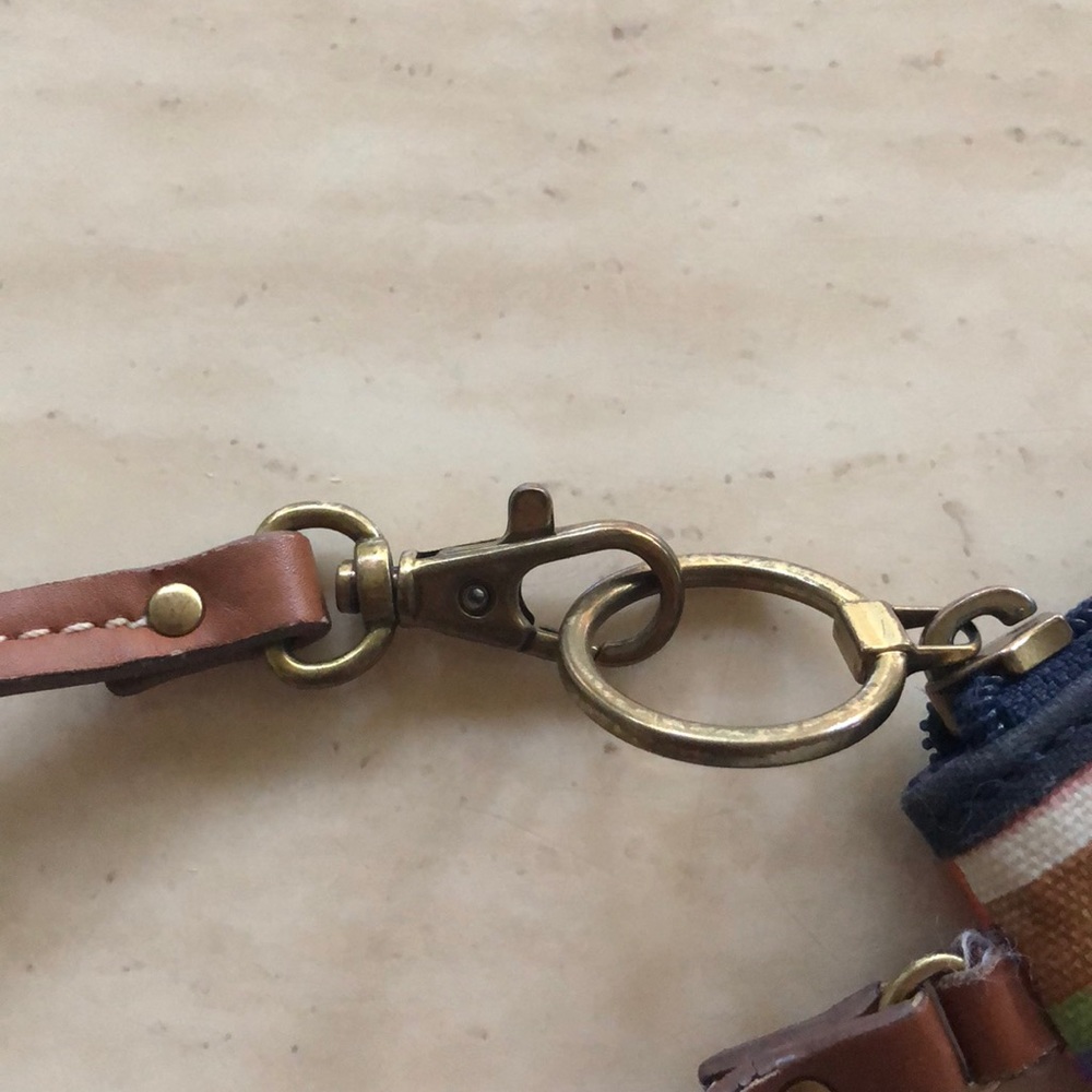 Adorable Fossil Keyper Wristlet In Excellent Cond. - image 4